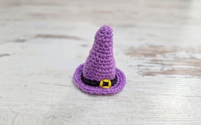 Mini sombrero de bruja a crochet: Patrón paso a paso