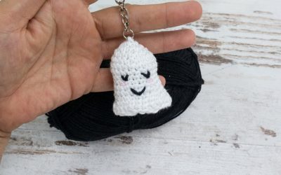 Crea un Llavero Fantasmal: Teje un Fantasma Amigurumi