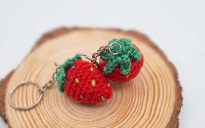 Llavero Fresa Amigurumi: Un Encantador Proyecto de Crochet Paso a Paso